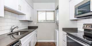 Huntington Square Gallery 18