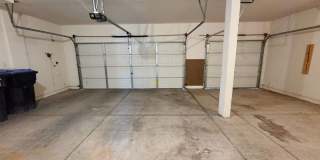 Spacious 4 Bed Home with Loft & 3-Car Garage Gallery 32