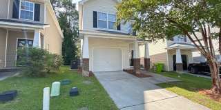 Two story 3 bedroom with open floorplan Gallery 1