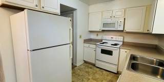 2 Bedroom, 1.5 Bath Townhouse Gallery 8