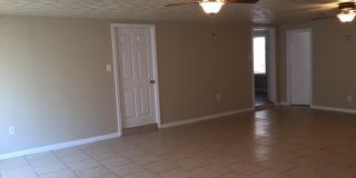 Awesome 4 or 5 bedroom/ 2 bathroom /4 car garage Gallery 8