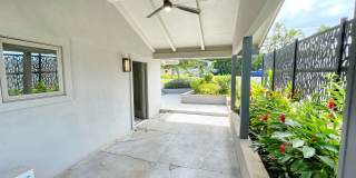 Island Living in a Renovated 2-Bed, 2-Bath Unfurnished Maui Meadows Retreat Gallery 12