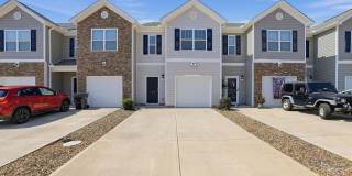 Charming 3BR Townhome in Greer Gallery 1