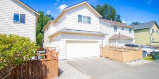 Spacious 4-Bedroom Fife Home | Fenced Patio & 2-Car Garage Spacious 4-Bedroom Fife Home | Fenced Patio & 2-Car Garage Gallery 1