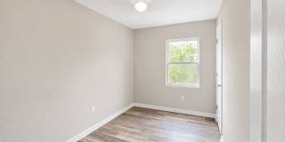 Renovated Townhome in Chesapeake Gallery 13