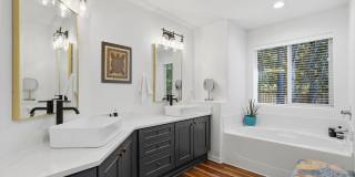 Beautifully Updated 5BR Home with Designer Kitchen, Main-Level Suite & Private Backyard Oasis Near Progress Ridge Gallery 29
