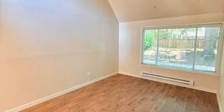 Spacious 2 Bed 1 Bath Fairwood Condo Gallery 4