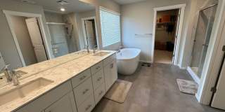 RENTAL! Spacious 6-Bedroom Home Near JBLM – Built in 2025 Gallery 12