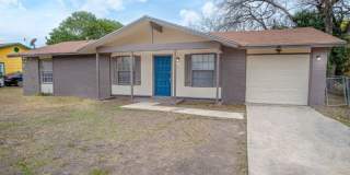 Convenient 4-Bedroom Stay Near Downtown & Attractions! Gallery 1