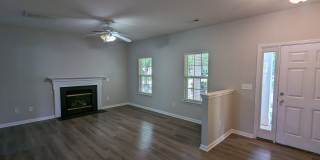 CORNELIUS 3 BEDROOM 2.5 BATH W/FENCED YARD Gallery 4