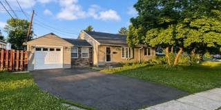 Brookhaven 4 Bedroom House with Deck Gallery 1