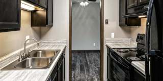 Edgewater Court Apartments Gallery 18
