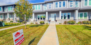 3 Bedroom Clive Townhome | Waukee Schools | 2-Car Garage Gallery 1