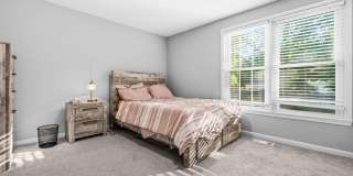 17624 LINDSTROM Court Gallery 7