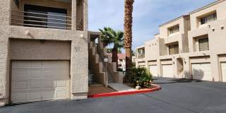 LARGE SECOND FLOOR CONDO Gallery 1