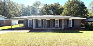 ** 3 bed 2 bath located in Wetumpka ** Call 334-366-9198 to schedule a self-showing Gallery 1