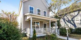 Modern 2x2.5 Living in the Heart of Park Circle Gallery 1