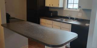 SHORT TERM RENTAL! 3BR/1.5BA Condo Walking Distance to CU Gallery 5