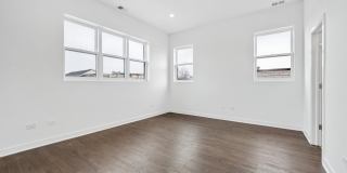 1952 W Ohio Street Gallery 15