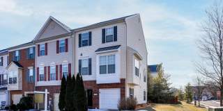 100 PENWICK Circle Gallery 1