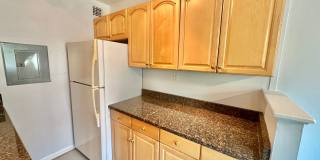 Spacious One Bedroom Condo In the Heart of Dupont - 17th/New Hampshire. Gallery 15