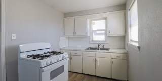 Beautiful 2 Bed 1 Bath in Quiet Area Gallery 15