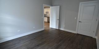 3833 N Broadway Gallery 211