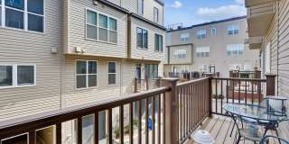 GREAT LOCATION!! Stunning 3BD/3.5BA luxury 4-level townhouse! Gallery 16