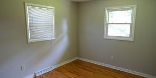 3 Bedroom, 2 Bath house with fenced yard! Gallery 12
