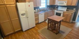 ****AVAILABLE AUGUST 2027**** Large 3 bed, 3 bath House with fenced yard ****AVAILABLE AUGUST 2027**** Large 3 bed, 3 bath House with fenced yard Gallery 8