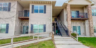 Rent Special; 2 bedroom 2 bath Condo in Ankeny with detached garage! Gallery 1