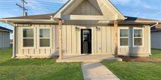 Move-In Ready 2-Bed Home in Blackwell – Pet-Friendly! Gallery 1