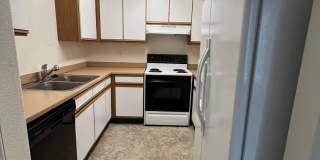 Tri-level 2 Bedroom, 1.5 Bathroom Duplex - Located near Sky Lakes and Oregon Tech! Tri-level 2 Bedroom, 1.5 Bathroom Duplex - Located near Sky Lakes and Oregon Tech! Gallery 4