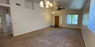 Spectacular 4 Bed/2 Bath House in Rita Ranch! Two Separate Living Areas!! Gallery 3