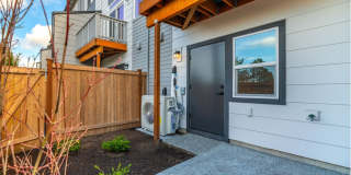 Brand New 4 Bedroom Luxury Townhomes! Gallery 17