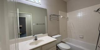 Great 2 Bed 2 Bath Condo! Gallery 21