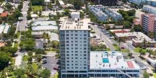 1505 N Riverside Dr Gallery 1