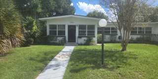 2/1 duplex with carport in Winter Park Gallery 1