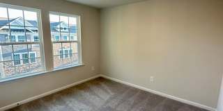 Elegant Townhome located in Ballantyne! Gallery 34