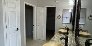 10321 W WINDSOR Avenue Gallery 25