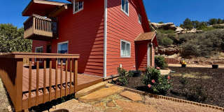 4-BR Home with Horse Privileges in Apple Valley Gallery 1