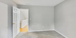 Single-family home in Kennesaw, GA near KSU, Town Center and Woodstock. Gallery 38
