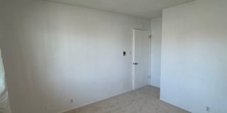 Spacious & Bright 2 Bedroom Apartment in Prime Long Beach Location Gallery 21