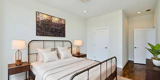5139 North Broadway - 301 Gallery 2