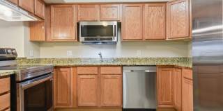 Charming 2BR/2BA Ground Floor Townhouse in Westminster Gallery 9