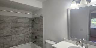 2 Bedroom Condo near Hickory Grove Gallery 12