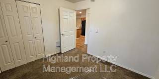 1020 NE B St Gallery 15