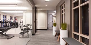 1800 Oak Apartments Gallery 57