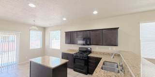 Beautiful 3-Bedroom Home in Tierra Oeste near Ladera/Unser. Refrigerated Air! Gallery 9