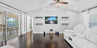421 Broadmoor St lot: 13 Gallery 6